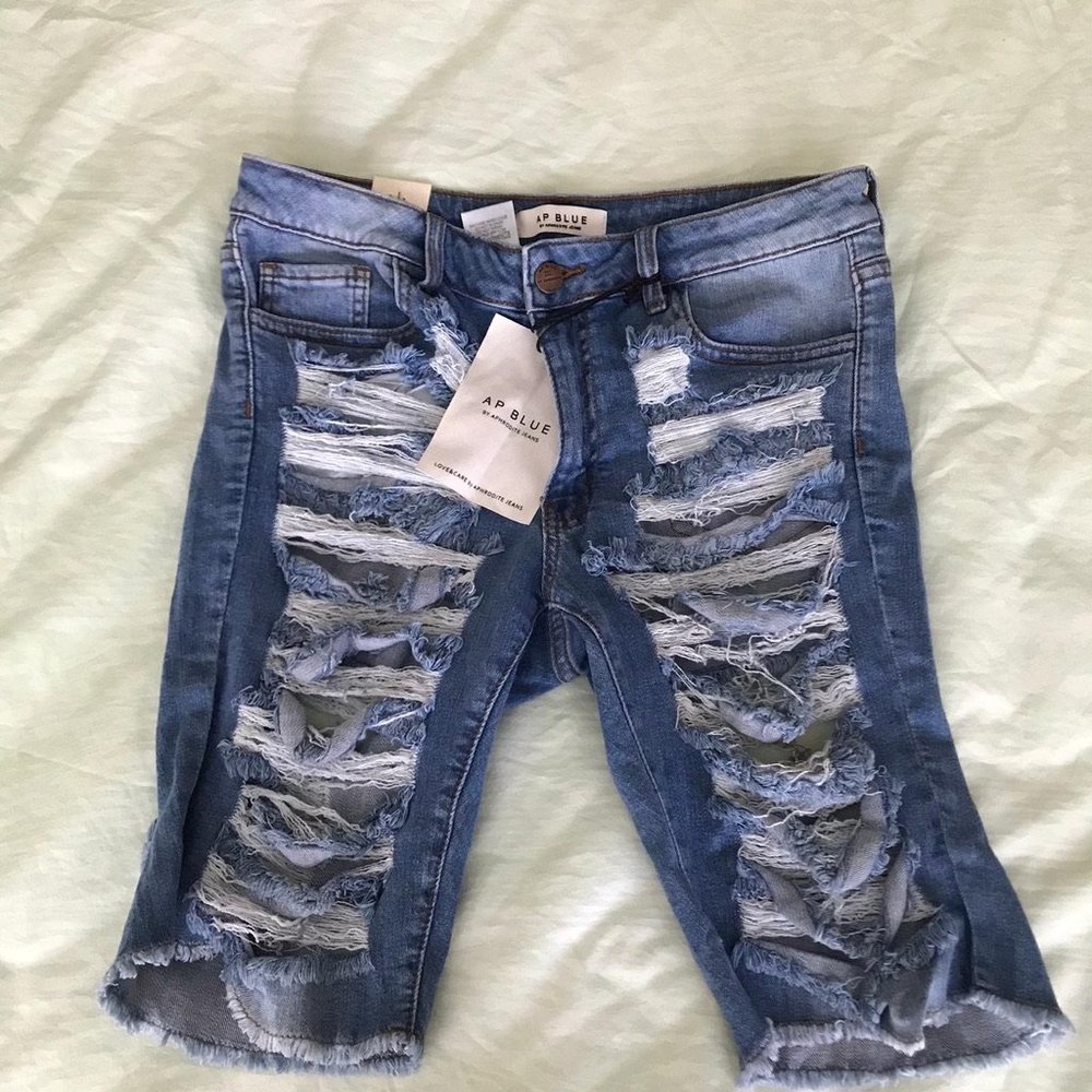 Aphrodite Jean Shorts Distress Large